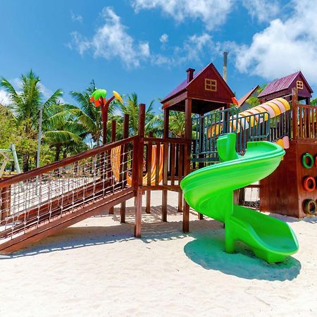 Crystals Beach Resort Belle Mare, A Member Of Radisson Individuals Palmar Экстерьер фото