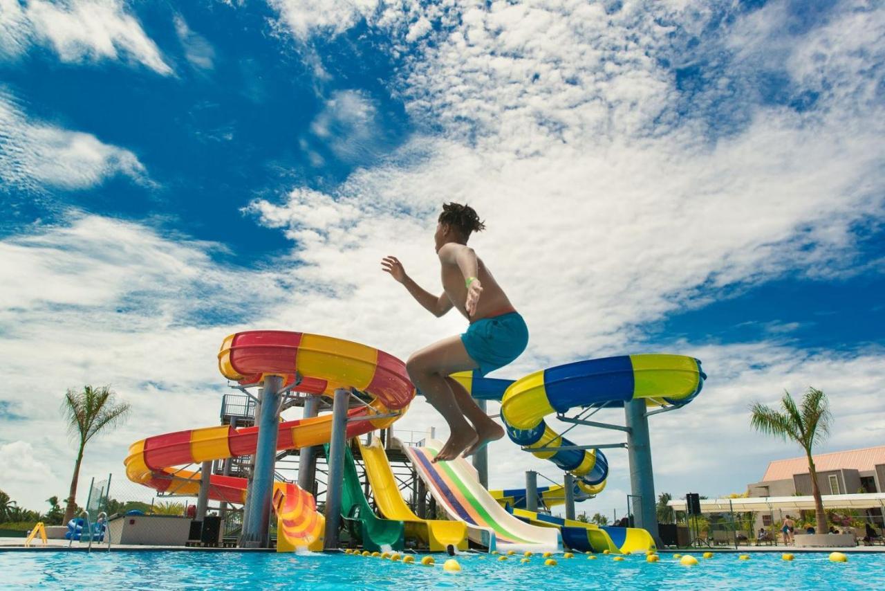 Crystals Beach Resort Belle Mare, A Member Of Radisson Individuals Palmar Экстерьер фото