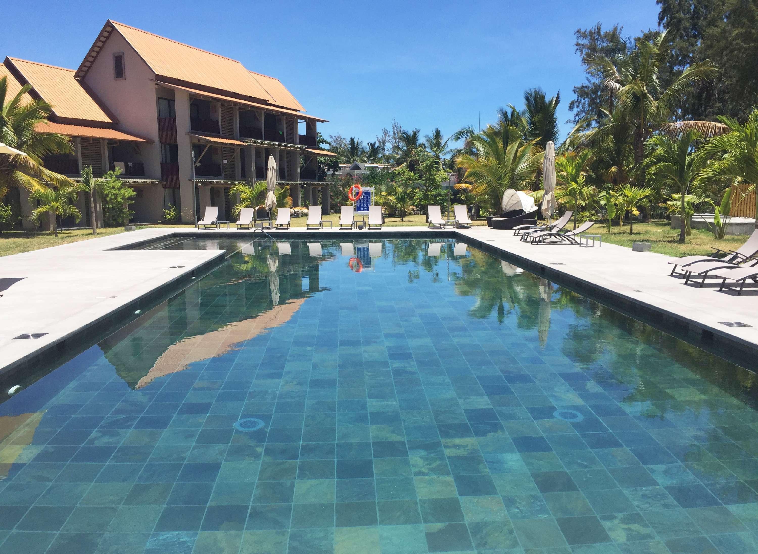 Crystals Beach Resort Belle Mare, A Member Of Radisson Individuals Palmar Экстерьер фото