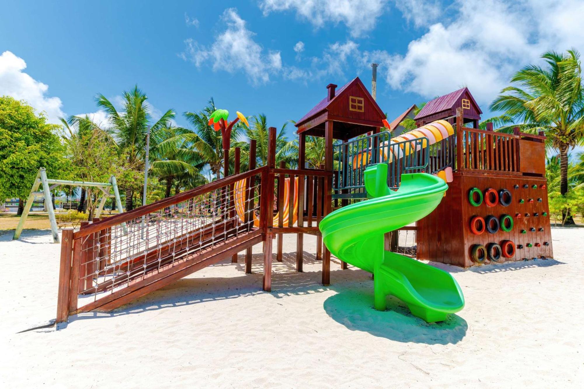 Crystals Beach Resort Belle Mare, A Member Of Radisson Individuals Palmar Экстерьер фото