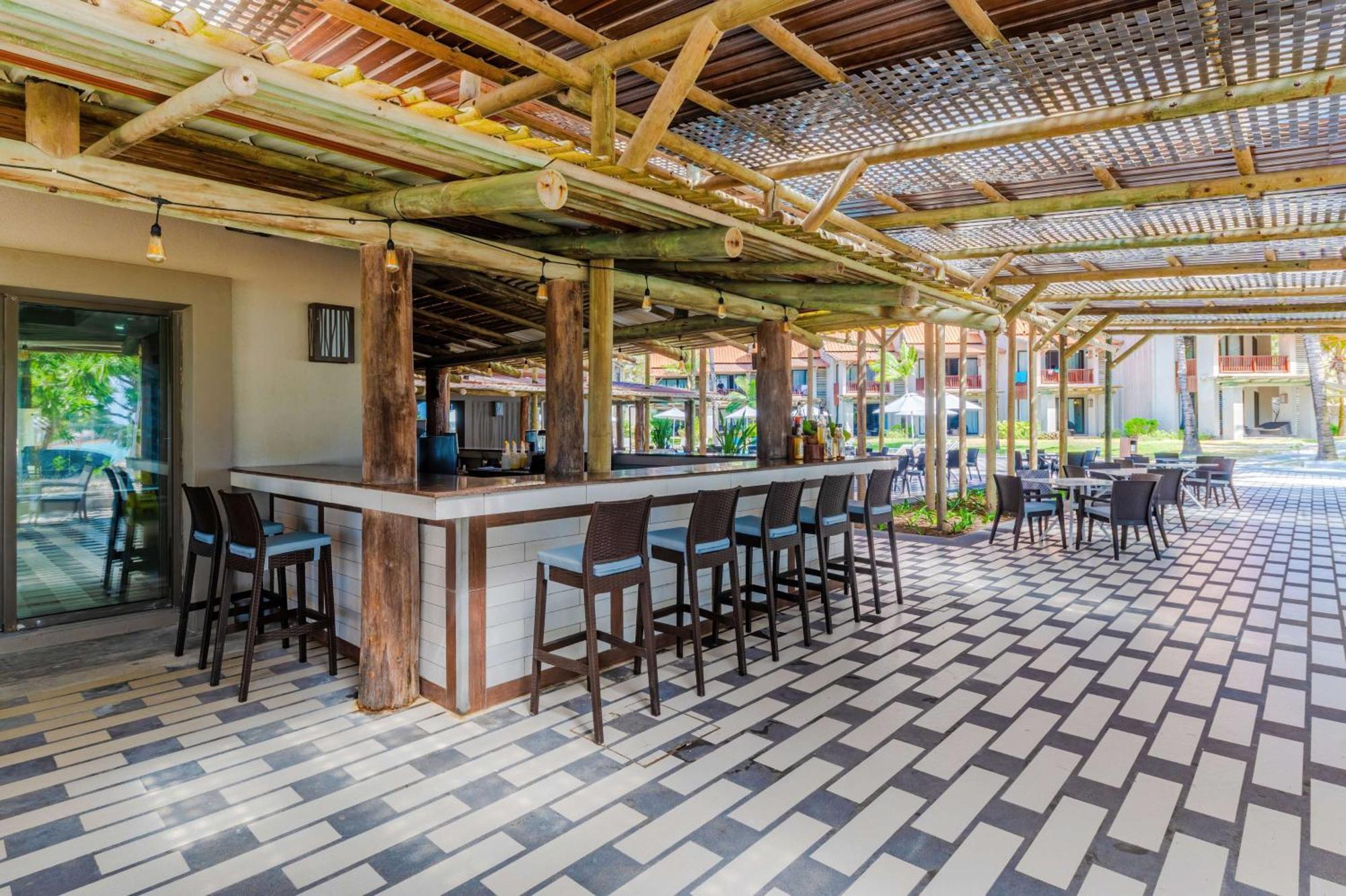 Crystals Beach Resort Belle Mare, A Member Of Radisson Individuals Palmar Экстерьер фото