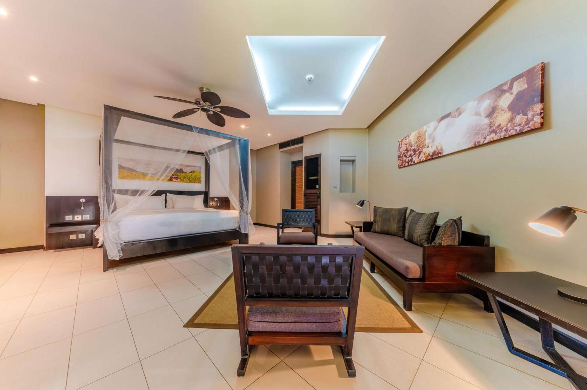 Crystals Beach Resort Belle Mare, A Member Of Radisson Individuals Palmar Экстерьер фото