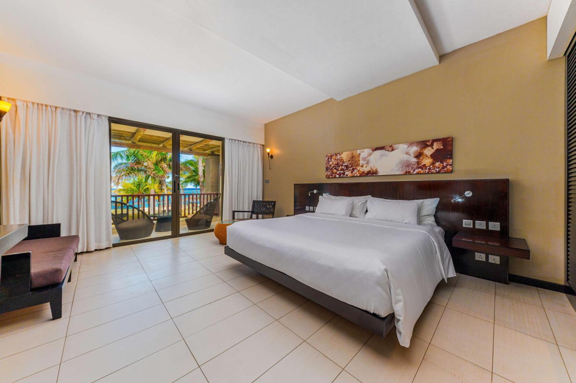 Crystals Beach Resort Belle Mare, A Member Of Radisson Individuals Palmar Экстерьер фото